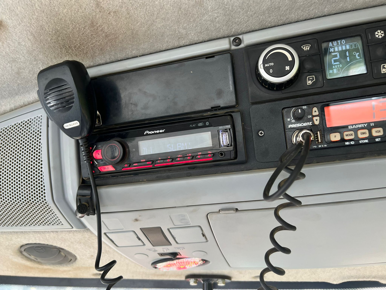 Farm tractor VALTRA T174 Versu: picture 18 Farm tractor VALTRA T174 Versu: picture 18