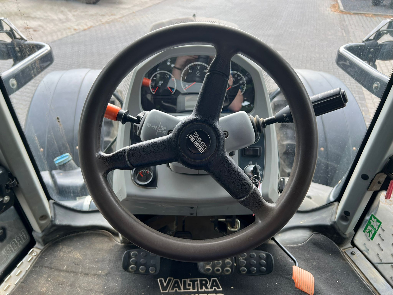 Farm tractor VALTRA T174 Versu: picture 14 Farm tractor VALTRA T174 Versu: picture 14