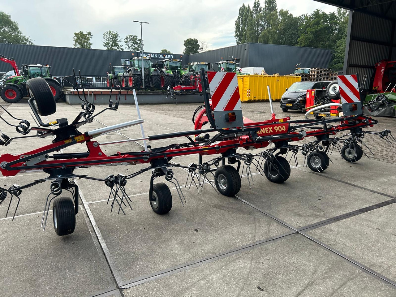 Vicon Fanex 904 - Tedder/ Rake: picture 1 Vicon Fanex 904 - Tedder/ Rake: picture 1