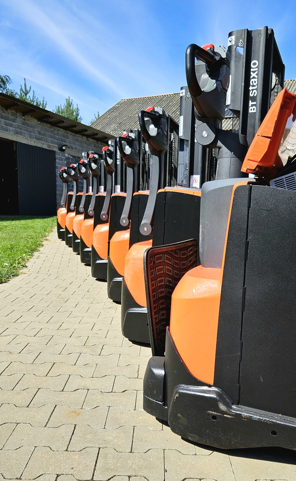 BT SWE 200 Staxio Toyota Initial lift, wstępne podnoszenie wideł, niski maszt - Stacker: picture 4 BT SWE 200 Staxio Toyota Initial lift, wstępne podnoszenie wideł, niski maszt - Stacker: picture 4