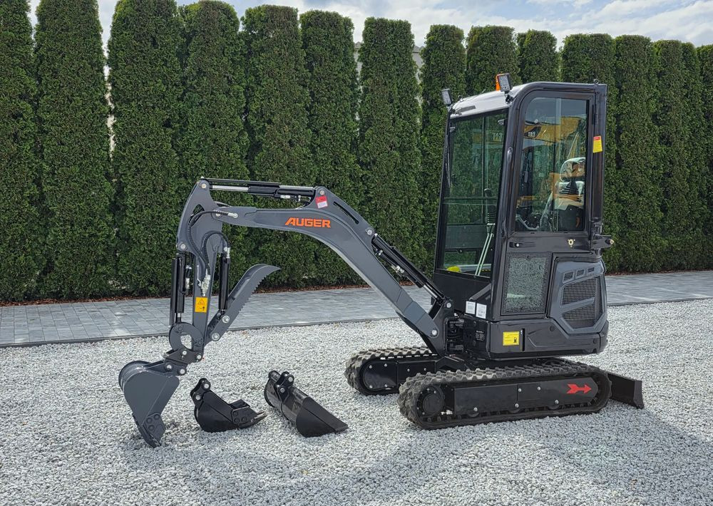 Kubota AUGER NM 18, SILNIK KUBOTA, 3 ŁYŻKI, MINIKOPARKA - Mini excavator: picture 4 Kubota AUGER NM 18, SILNIK KUBOTA, 3 ŁYŻKI, MINIKOPARKA - Mini excavator: picture 4