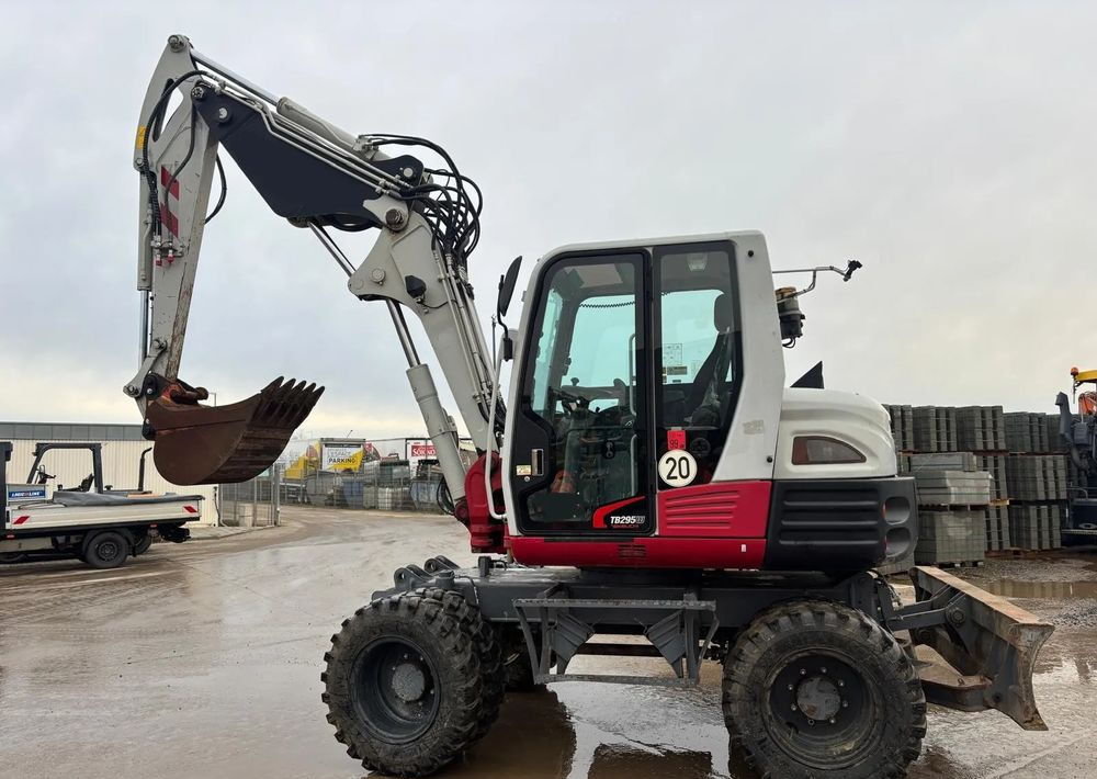 Wheel excavator Takeuchi TB 295W, 2015 ROK, 5000 MTH: picture 1