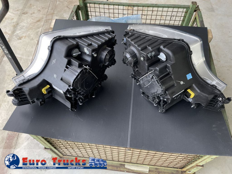 Mercedes-Benz Head light unit MP4 - Headlight for Truck: picture 2 Mercedes-Benz Head light unit MP4 - Headlight for Truck: picture 2
