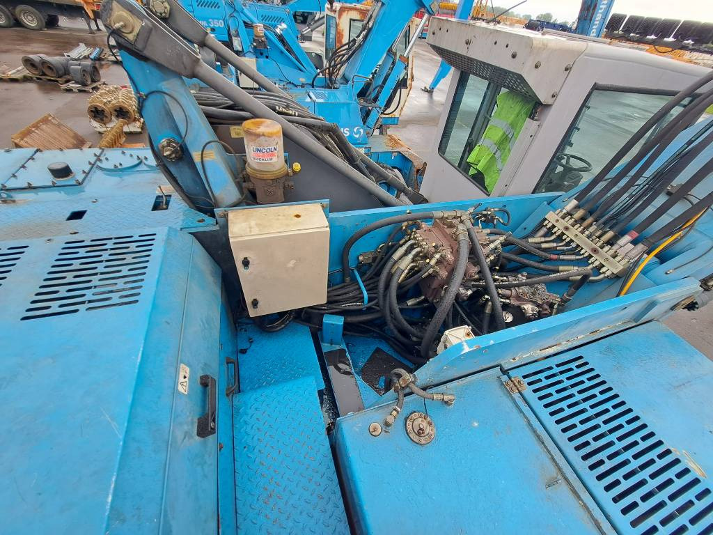 Lease a Fuchs MHL350C + generator  Fuchs MHL350C + generator: picture 8
