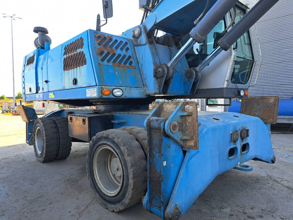 Waste/ Industry handler Fuchs MHL360D with low hour engine + grapple: picture 12