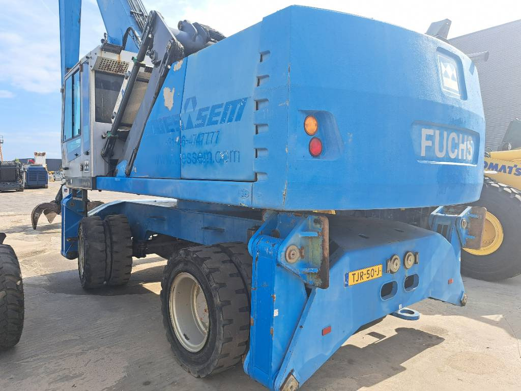 Waste/ Industry handler Fuchs MHL360D with low hour engine + grapple: picture 7