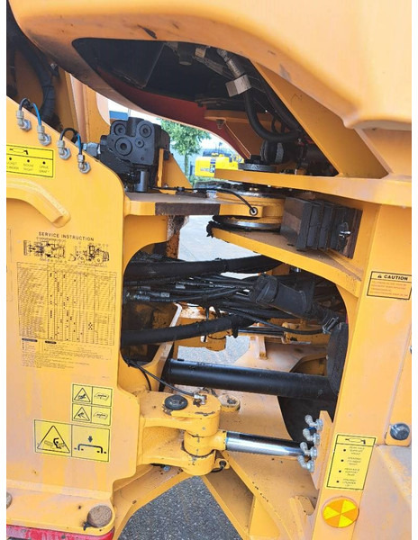 Wheel loader Hyundai HL940: picture 9