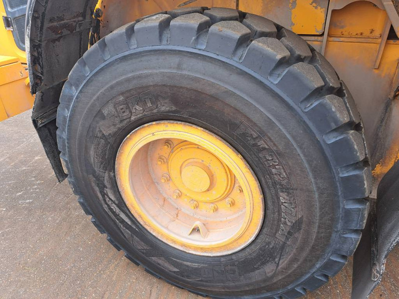 Wheel loader Hyundai HL940: picture 10