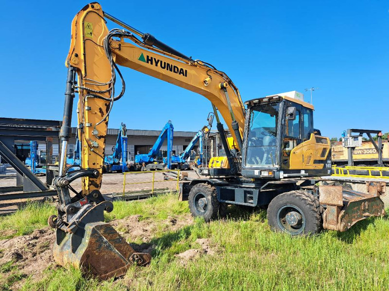 Hyundai HW 140 - Wheel excavator: picture 1 Hyundai HW 140 - Wheel excavator: picture 1