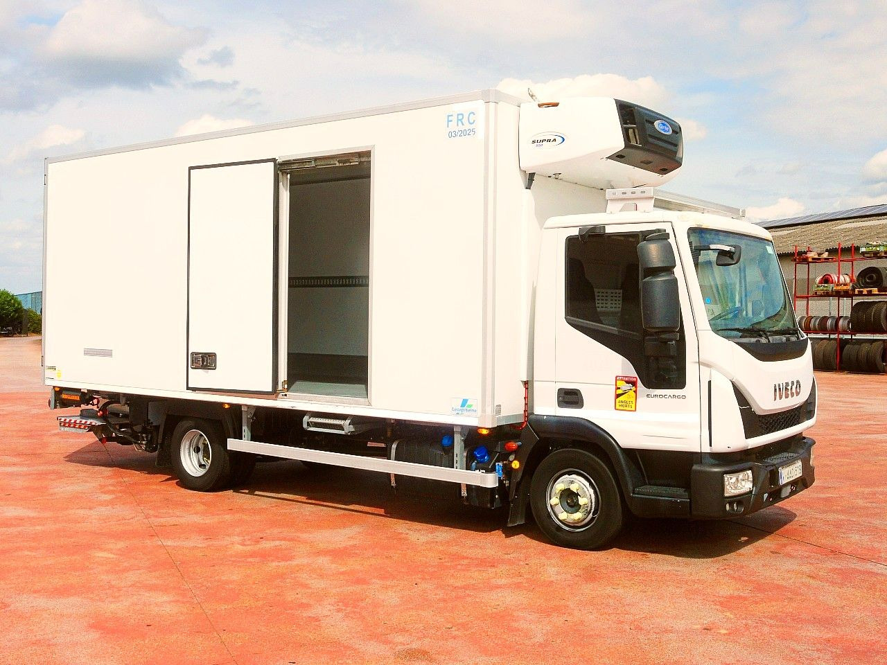 Iveco 100E19 KUHLKOFFER CARRIER SUPRA 550 luft fed A/C - Refrigerator truck: picture 3 Iveco 100E19 KUHLKOFFER CARRIER SUPRA 550 luft fed A/C - Refrigerator truck: picture 3