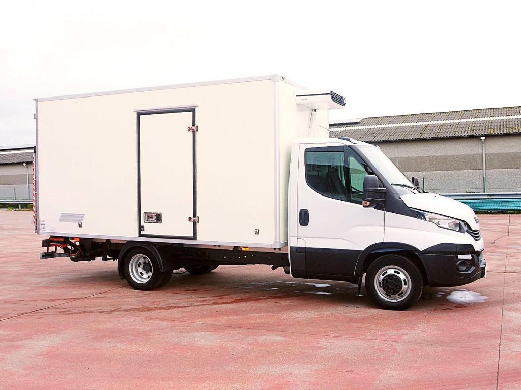 Iveco 35C14 KUHLKOFFER 4.4m CARRIER VIENTO LBW - Refrigerated van: picture 2 Iveco 35C14 KUHLKOFFER 4.4m CARRIER VIENTO LBW - Refrigerated van: picture 2