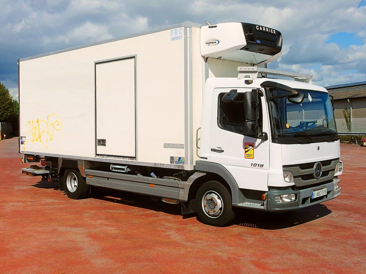 Mercedes-Benz 1018 ATEGO KUHLKOFFER CARRIER SUPRA 550 LBW LUFT - Refrigerator truck: picture 2 Mercedes-Benz 1018 ATEGO KUHLKOFFER CARRIER SUPRA 550 LBW LUFT - Refrigerator truck: picture 2