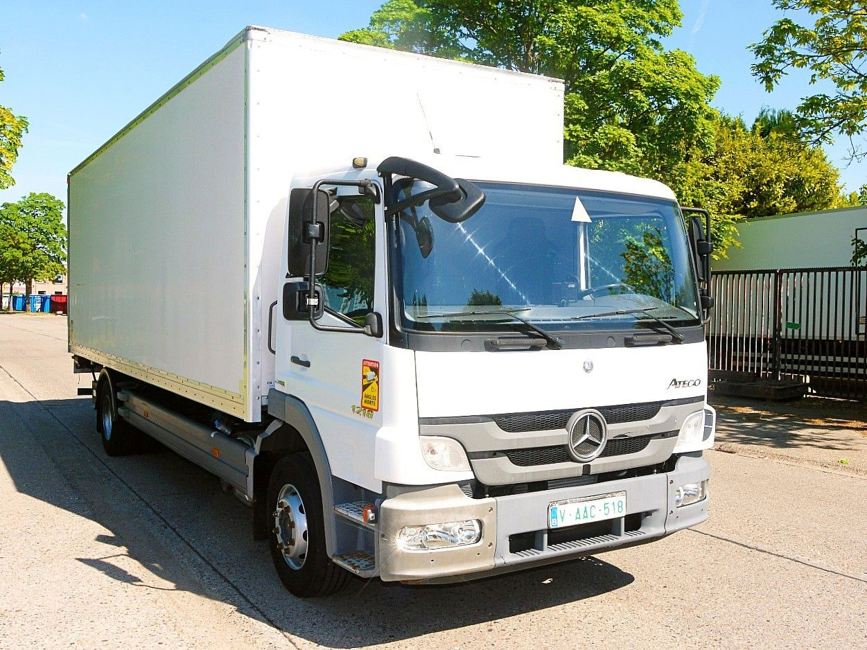 Mercedes-Benz 1318 ATEGO MEUBEL KOFFER LBW MANUAL LUFTFEDERNG - Box truck: picture 4 Mercedes-Benz 1318 ATEGO MEUBEL KOFFER LBW MANUAL LUFTFEDERNG - Box truck: picture 4