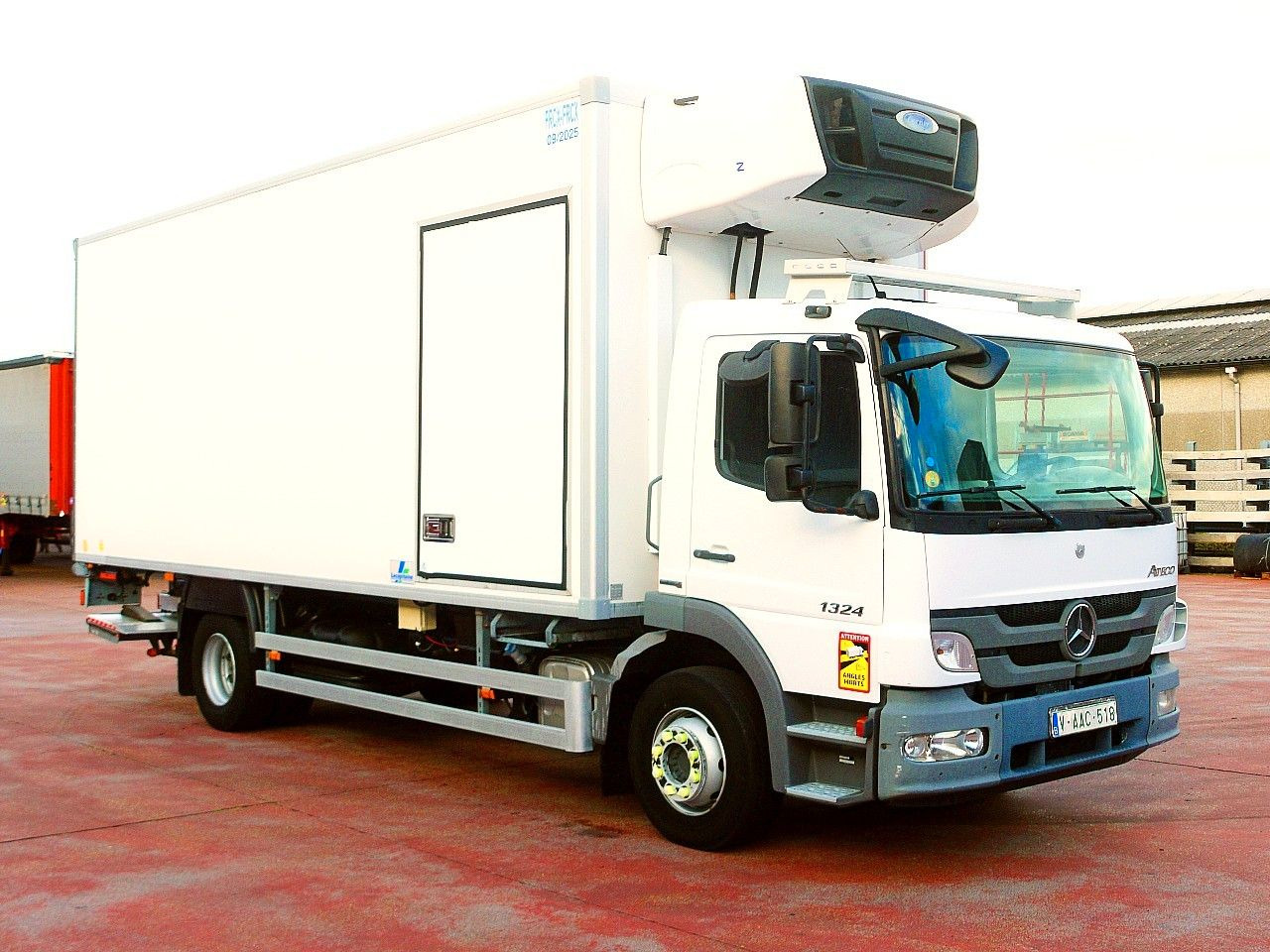 Mercedes-Benz 1324 ATEGO CARRIER SUPRA 1000MT CITY Z. A/C LUFT - Refrigerator truck: picture 2 Mercedes-Benz 1324 ATEGO CARRIER SUPRA 1000MT CITY Z. A/C LUFT - Refrigerator truck: picture 2