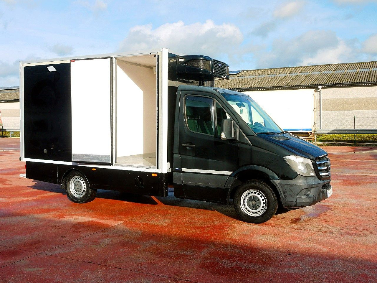 Mercedes-Benz 319 SPRINTER V6 KUHLKOFFER CARRIER PULSOR 600 MT - Refrigerated van: picture 4 Mercedes-Benz 319 SPRINTER V6 KUHLKOFFER CARRIER PULSOR 600 MT - Refrigerated van: picture 4