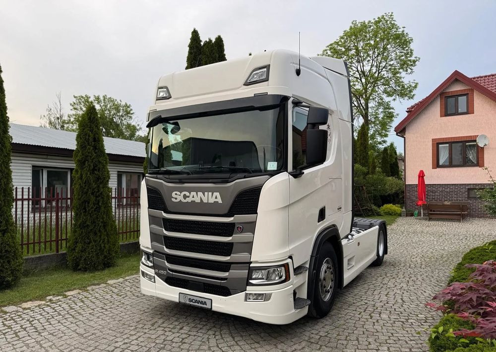 Scania R450 - Tractor unit: picture 1 Scania R450 - Tractor unit: picture 1