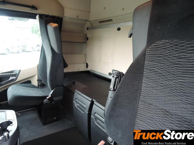 Tractor unit Mercedes-Benz Actros 1843 LS: picture 8
