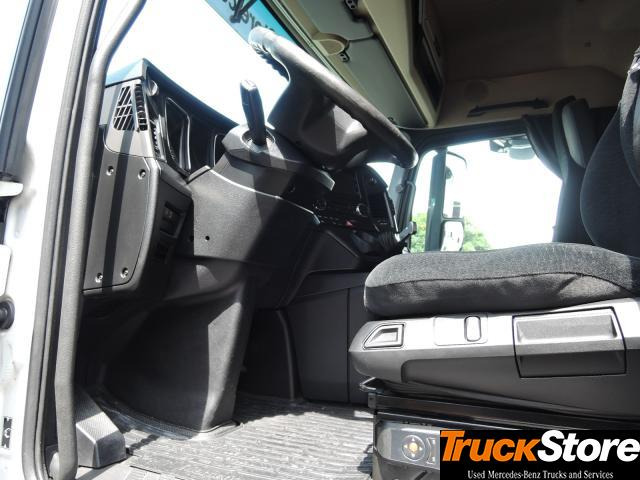 Tractor unit Mercedes-Benz Actros 1843 LS: picture 6