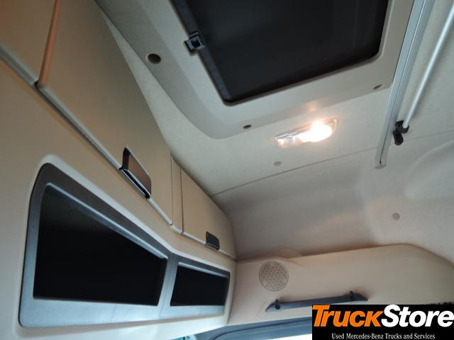 Tractor unit Mercedes-Benz Actros 1843 LS: picture 10
