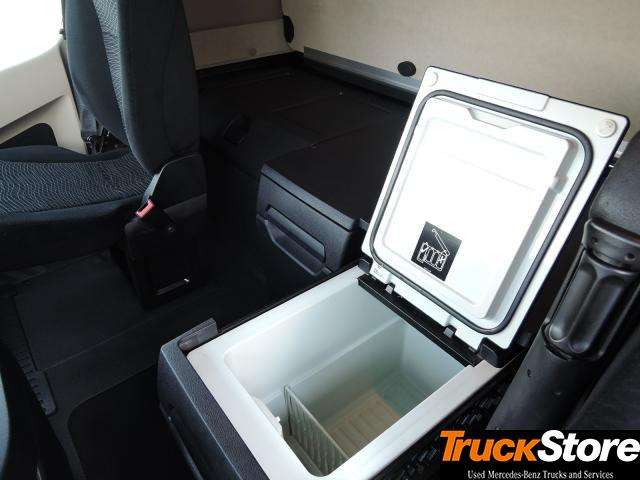 Tractor unit Mercedes-Benz Actros 1843 LS: picture 9