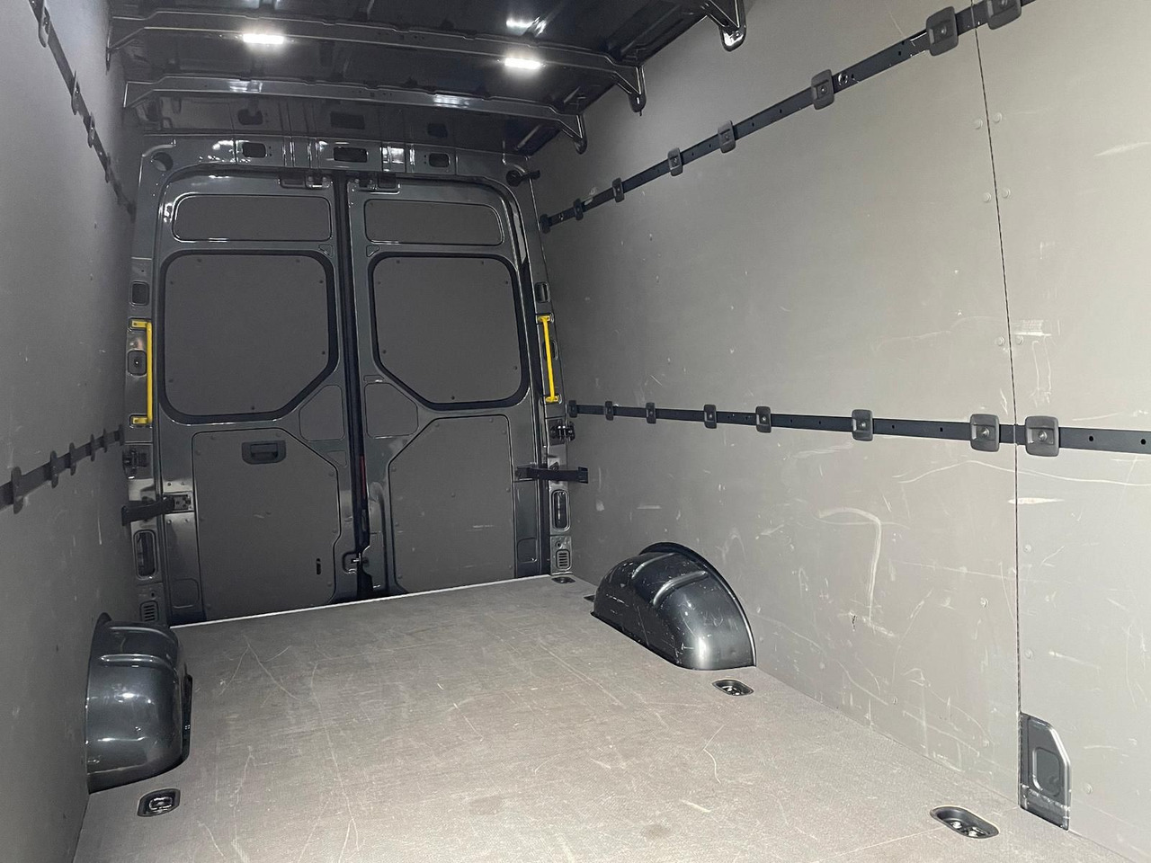 Panel van MAN TGE 3.160 L4H3 KASTEN TEMPOMAT AHK SITZHZ DAB: picture 10 Panel van MAN TGE 3.160 L4H3 KASTEN TEMPOMAT AHK SITZHZ DAB: picture 10