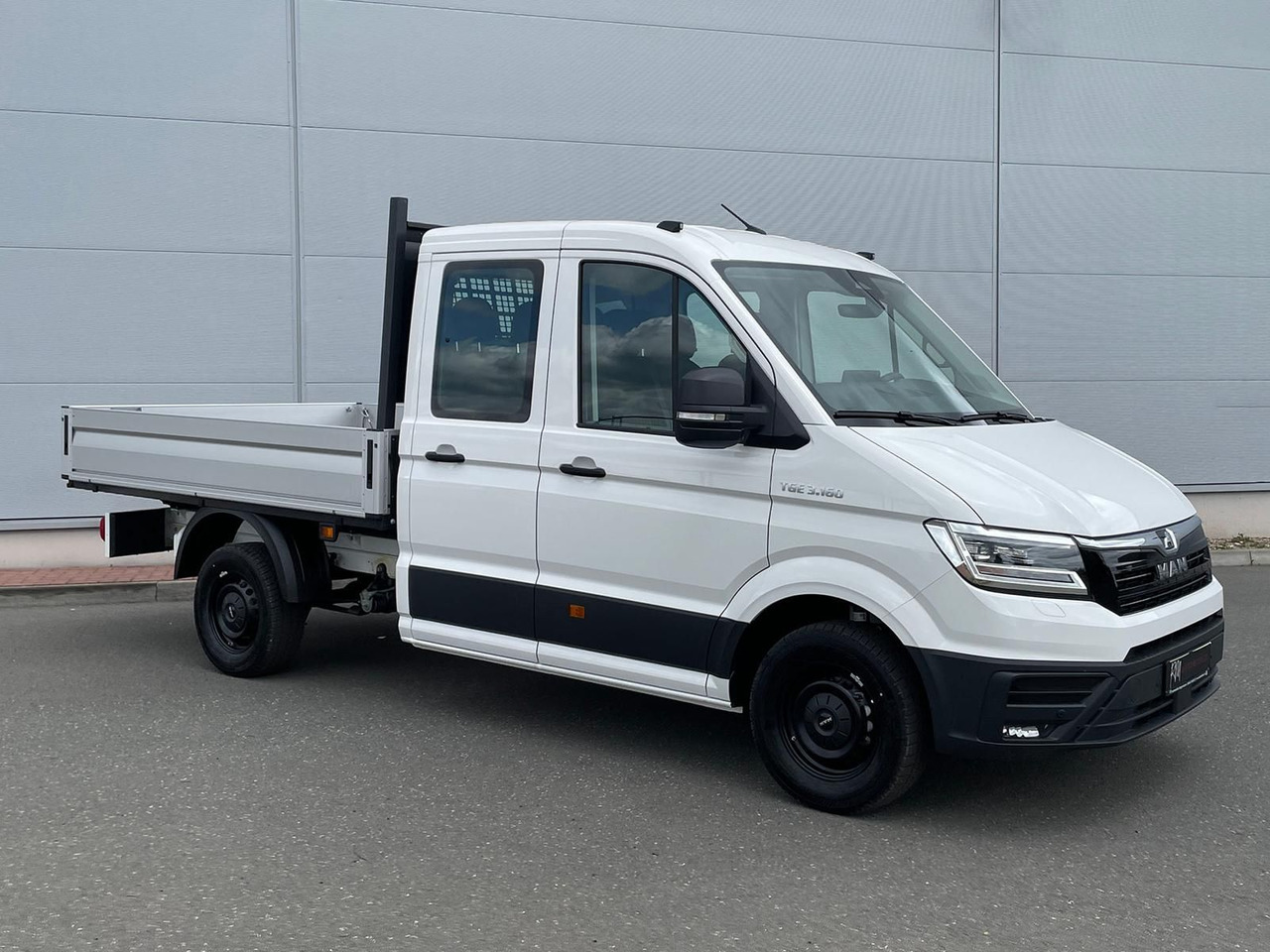 MAN TGE 3.160 Pritsche DOKA MR HECK AHK 3.5t ACC NAV - Car: picture 2 MAN TGE 3.160 Pritsche DOKA MR HECK AHK 3.5t ACC NAV - Car: picture 2
