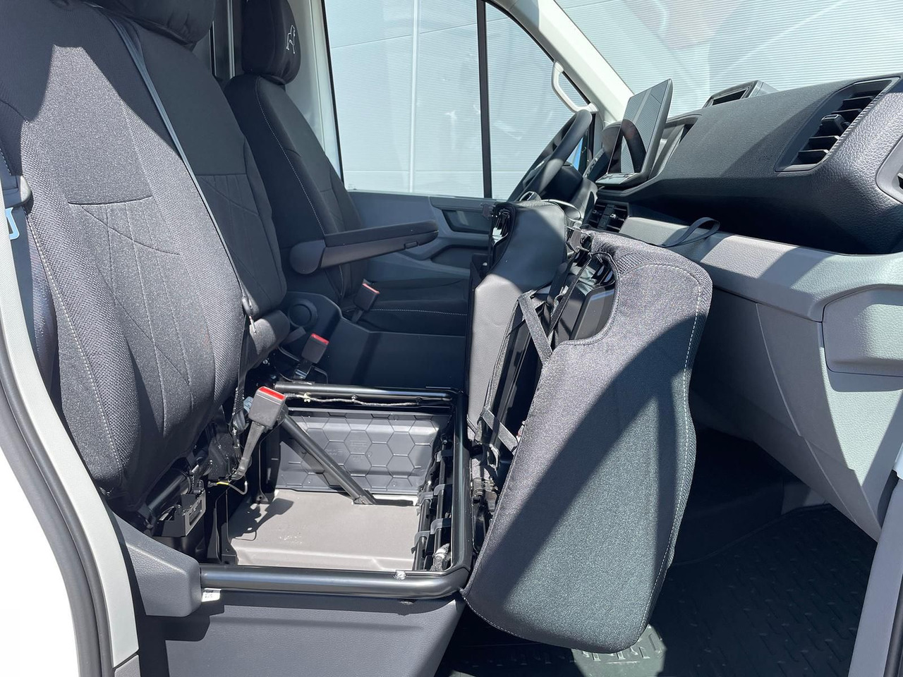 Car MAN TGE 3.180 L3H3 Kasten KAMERA NAVI DAB SITZH TEMP: picture 29