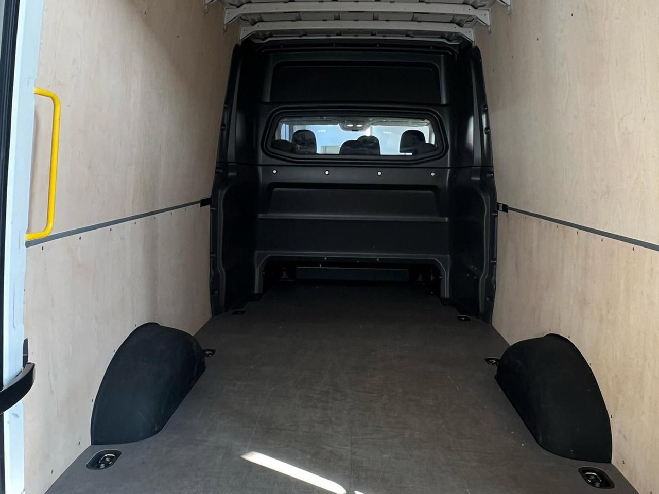MAN TGE 3.180 L3H3 MIXTO 4x4 STANDHZ DIFF AHK ACC - Panel van, Combi van: picture 5 MAN TGE 3.180 L3H3 MIXTO 4x4 STANDHZ DIFF AHK ACC - Panel van, Combi van: picture 5
