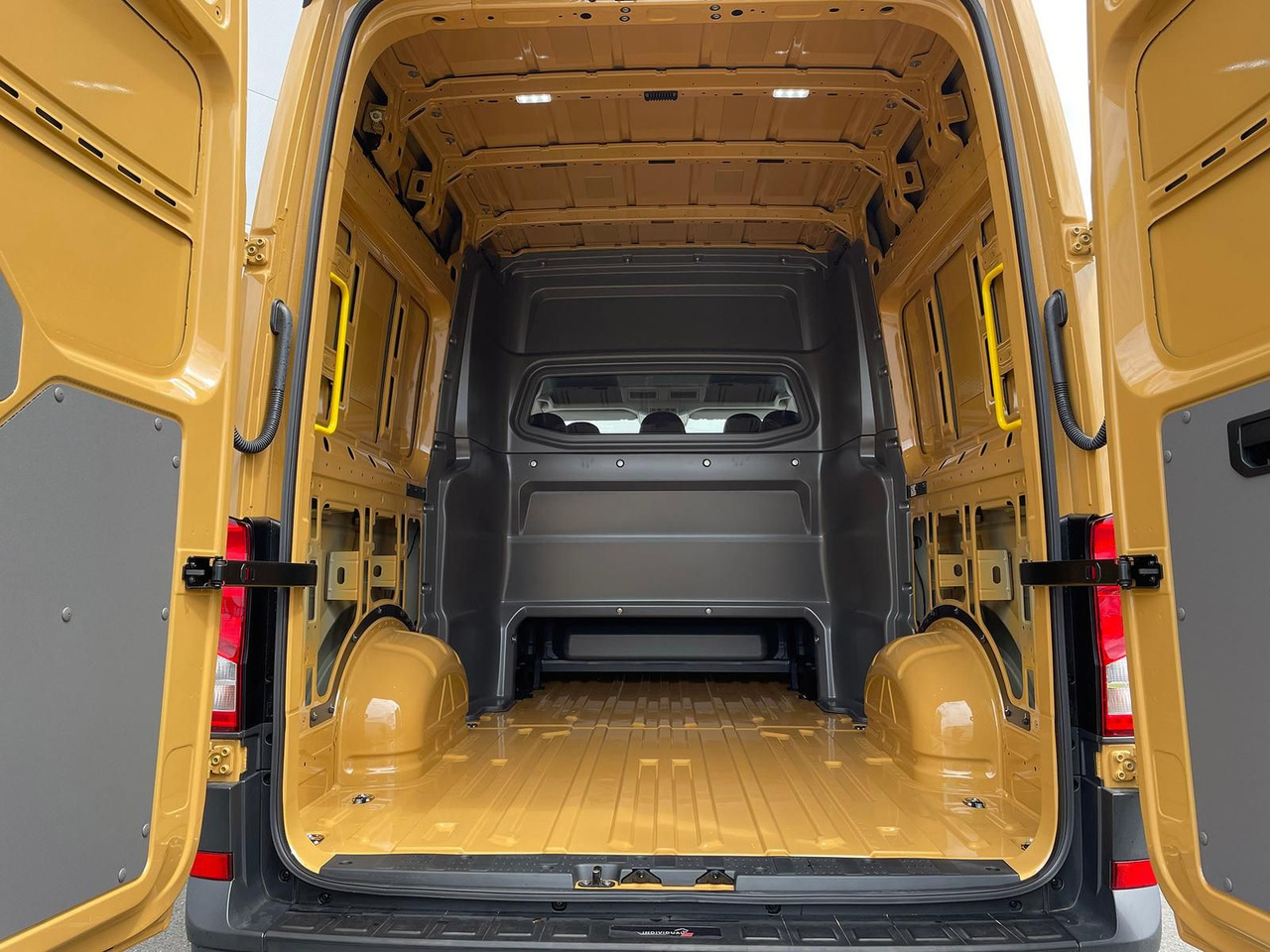 New Combi van MAN TGE 3.180 L3H3 MIXTO Individual Lion S ACC LED: picture 10 New Combi van MAN TGE 3.180 L3H3 MIXTO Individual Lion S ACC LED: picture 10