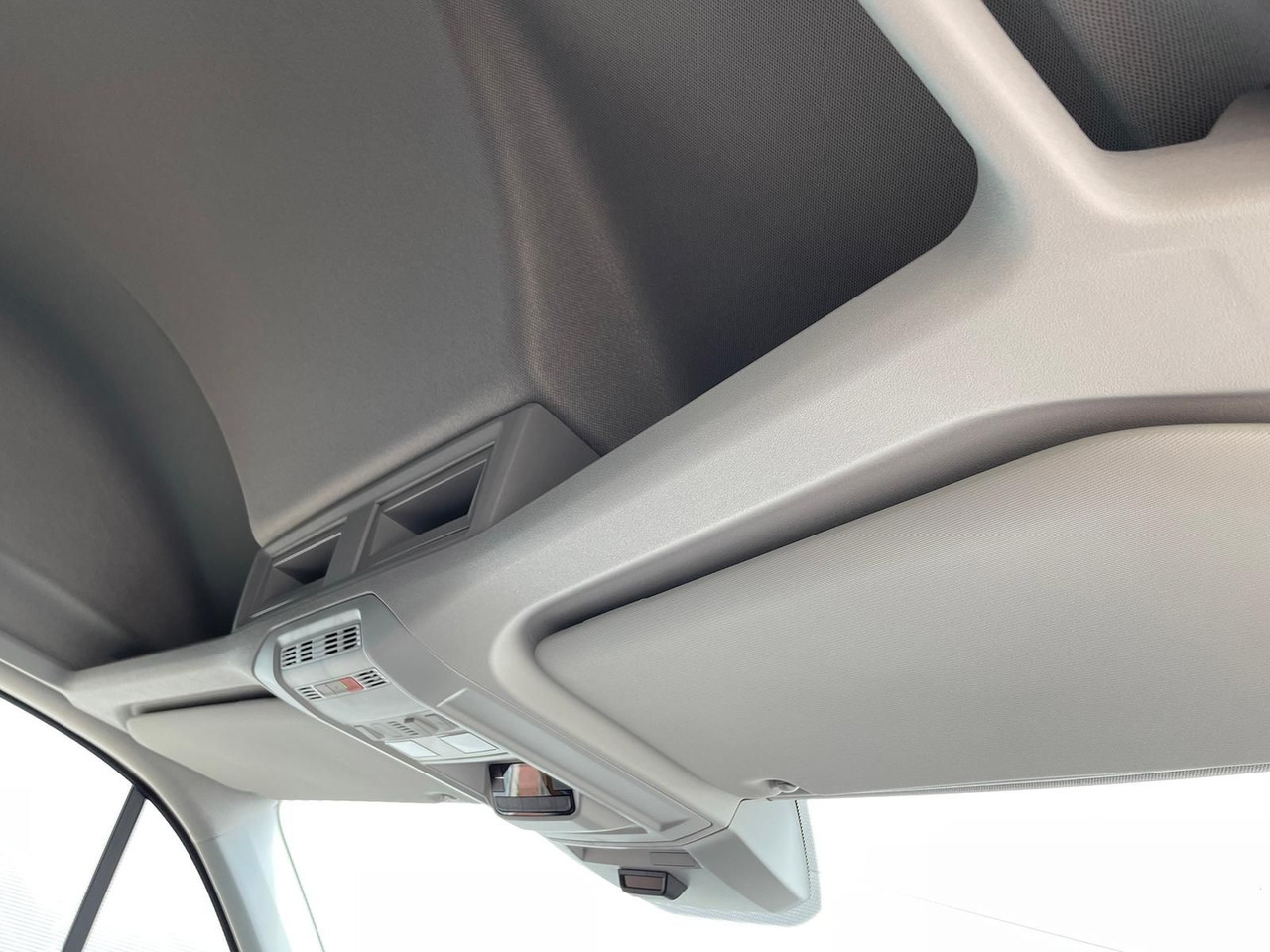 New Combi van MAN TGE 3.180 L3H3 MIXTO Individual Lion S ACC LED: picture 38 New Combi van MAN TGE 3.180 L3H3 MIXTO Individual Lion S ACC LED: picture 38