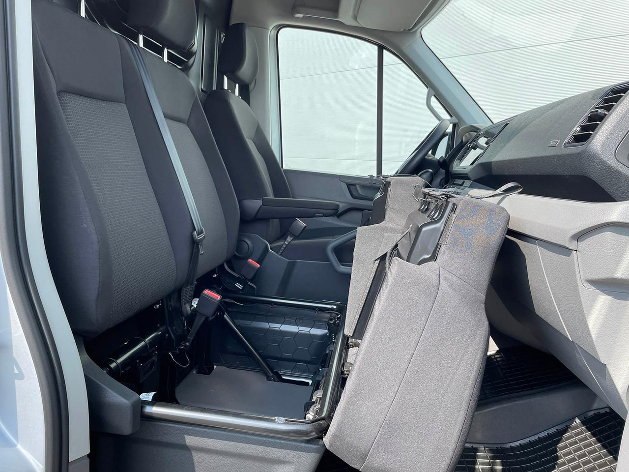 Car MAN TGE 3.180 L4H3 Kasten 4x4 Autom LED ACC AHK: picture 25