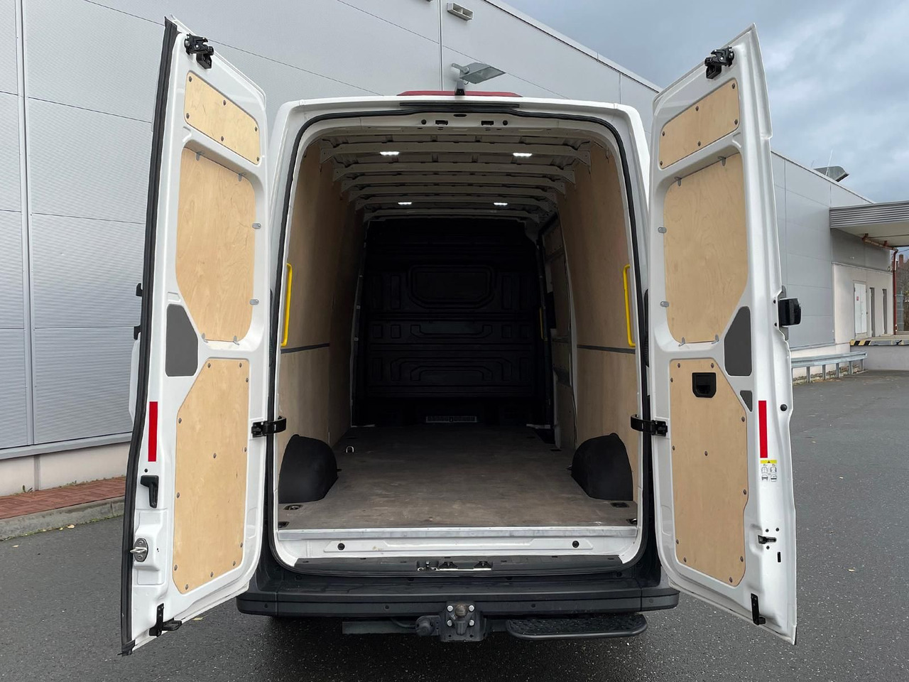 Panel van MAN TGE 3.180 L4H3 Kasten 4x4 LED TEMPOMAT DIFF AHK: picture 27 Panel van MAN TGE 3.180 L4H3 Kasten 4x4 LED TEMPOMAT DIFF AHK: picture 27