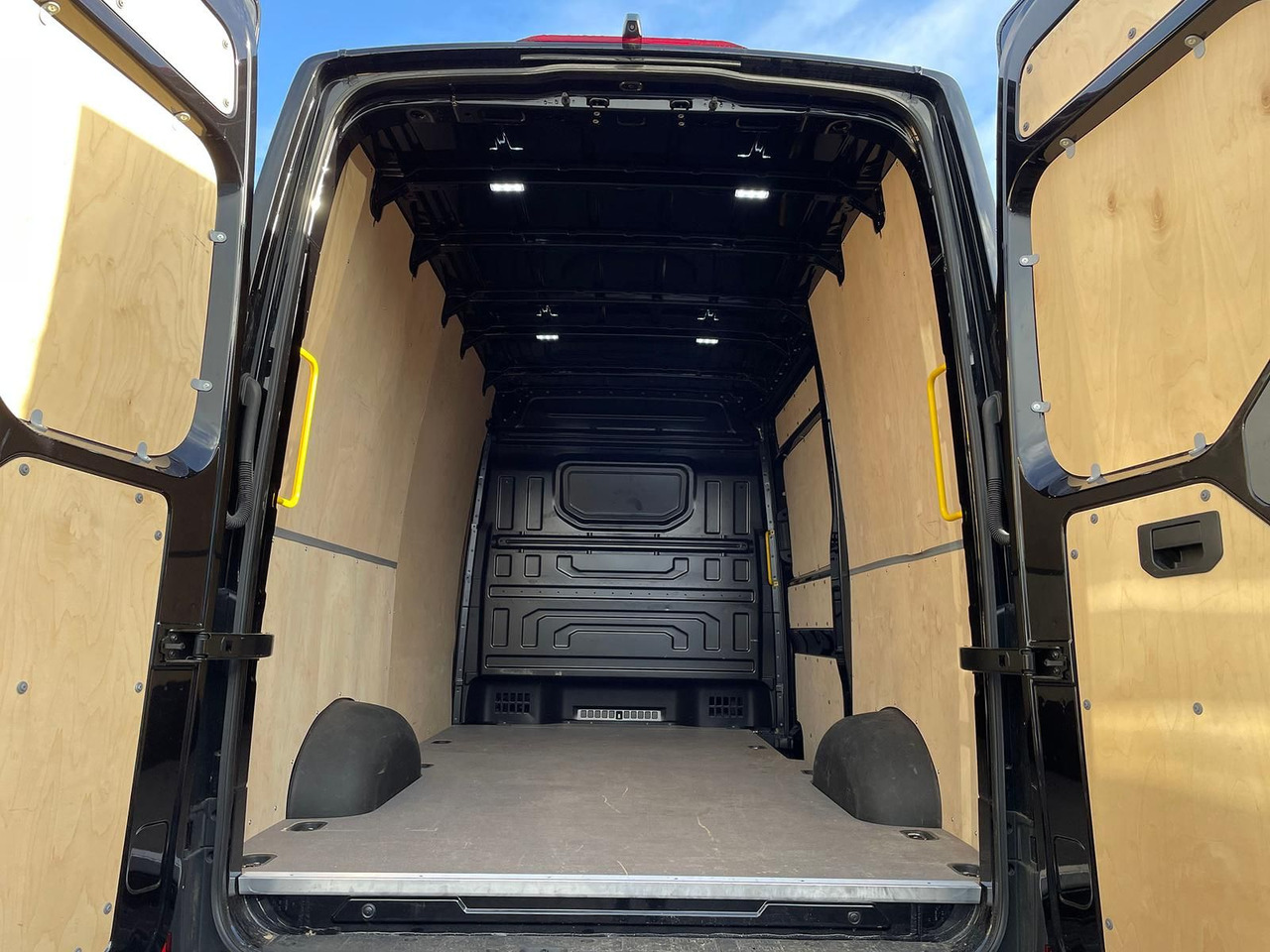 Van MAN TGE 3.180 L3H3 Kasten 4x4 AUTOM DIFF AHK ACC NAV: picture 33 Van MAN TGE 3.180 L3H3 Kasten 4x4 AUTOM DIFF AHK ACC NAV: picture 33