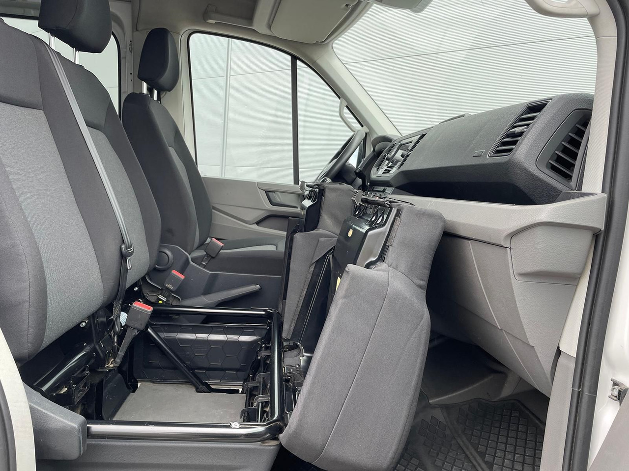 Panel van Volkswagen Crafter Kasten 35 L4H3 AHK KLIMA DAB PDC KAMERA: picture 28 Panel van Volkswagen Crafter Kasten 35 L4H3 AHK KLIMA DAB PDC KAMERA: picture 28
