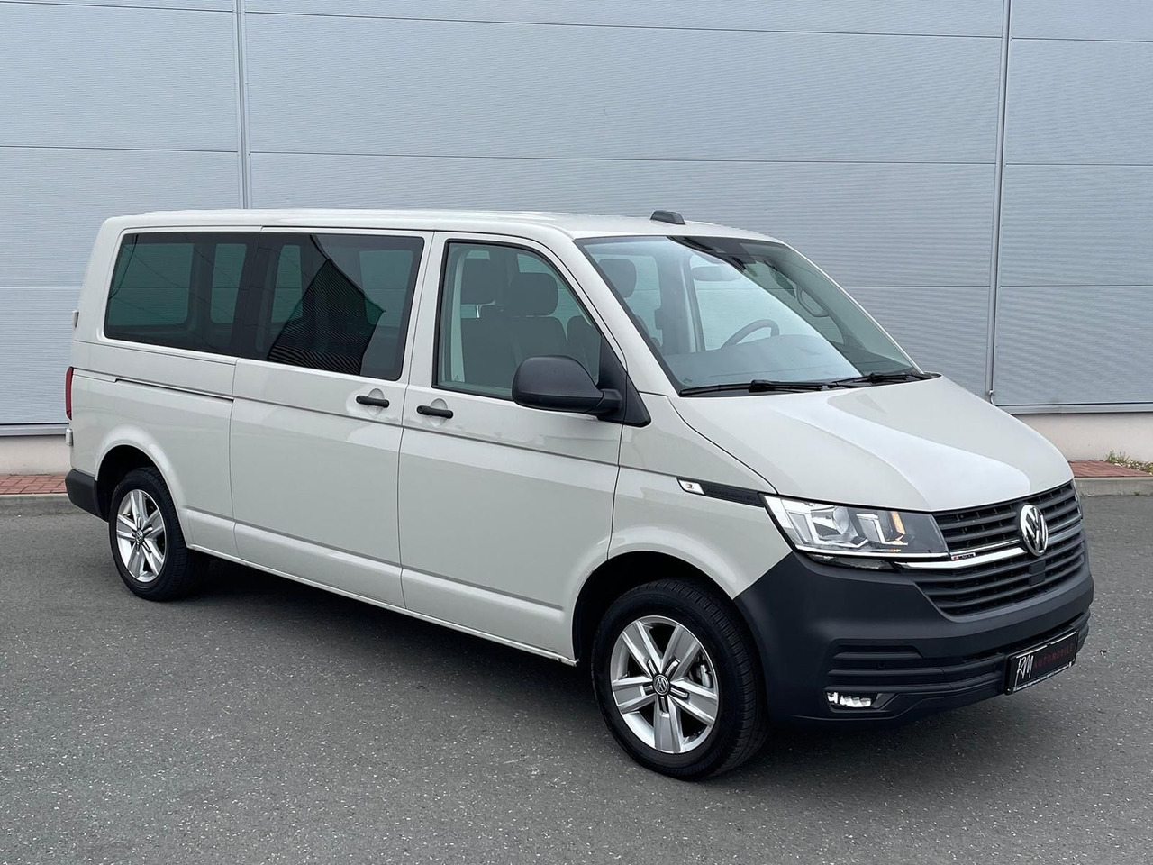 Volkswagen T6.1 Transporter 2.0 TDI lang 4MOTION SITZHZ NAV - Car: picture 2 Volkswagen T6.1 Transporter 2.0 TDI lang 4MOTION SITZHZ NAV - Car: picture 2