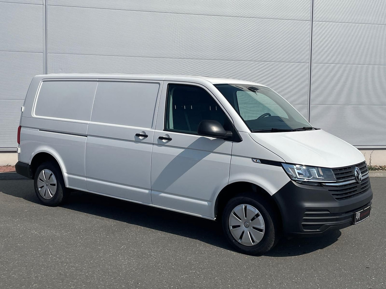 Volkswagen T6.1 Transporter LR 2.0 TDI KLIMA PDC - Passenger van: picture 2 Volkswagen T6.1 Transporter LR 2.0 TDI KLIMA PDC - Passenger van: picture 2