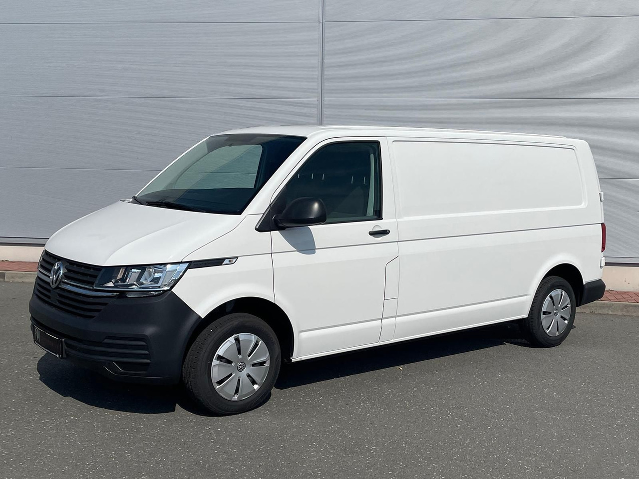 Volkswagen T6.1 Transporter LR 2.0 TDI KLIMA PDC - Passenger van: picture 1 Volkswagen T6.1 Transporter LR 2.0 TDI KLIMA PDC - Passenger van: picture 1