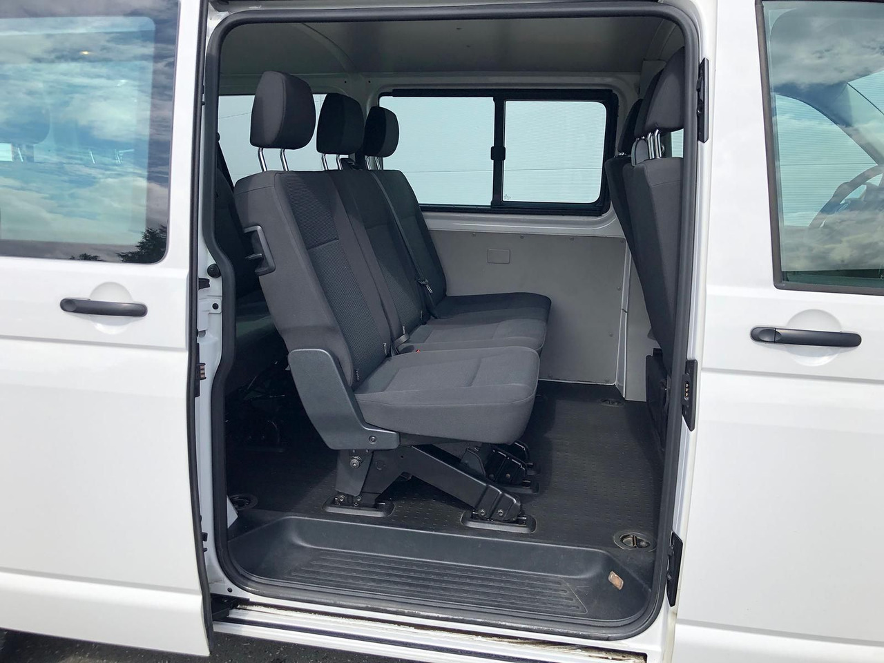Minibus, Passenger van Volkswagen T6 Transporter 2.0 TDI Kombi lang 9-SITZE TEMP: picture 20