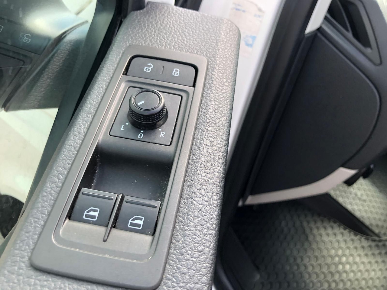 Minibus, Passenger van Volkswagen T6 Transporter 2.0 TDI Kombi lang 9-SITZE TEMP: picture 35