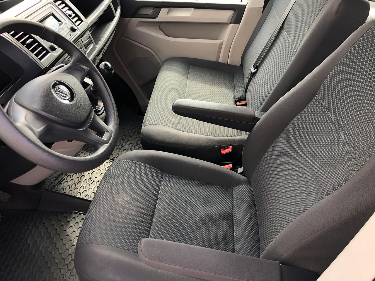 Minibus, Passenger van Volkswagen T6 Transporter 2.0 TDI Kombi lang 9-SITZE TEMP: picture 24