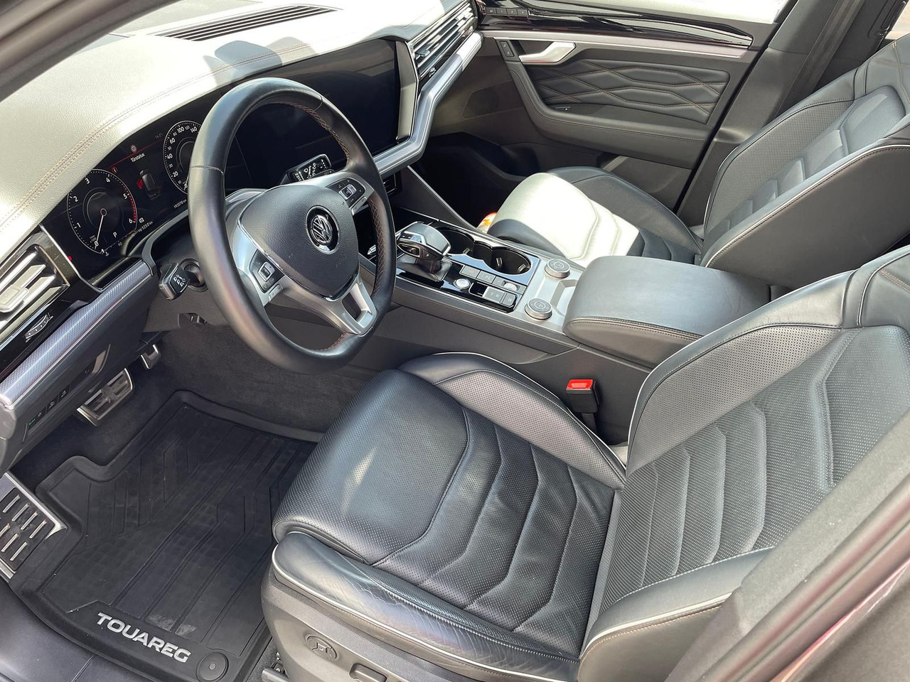 SUV Volkswagen Touareg 4.0 V8 TDI One Million 4M LEDER AHK ACC: picture 19