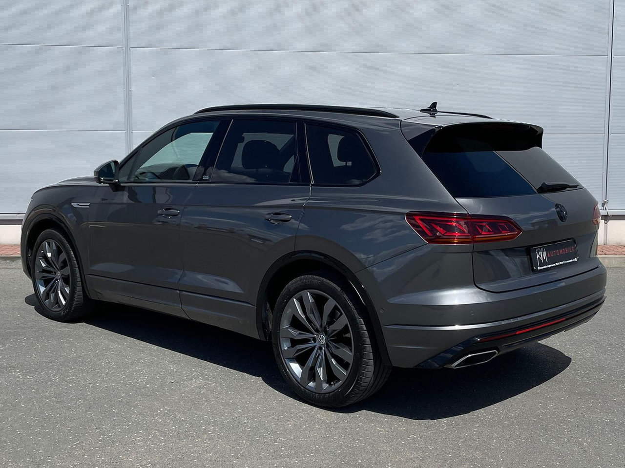 SUV Volkswagen Touareg 4.0 V8 TDI One Million 4M LEDER AHK ACC: picture 8