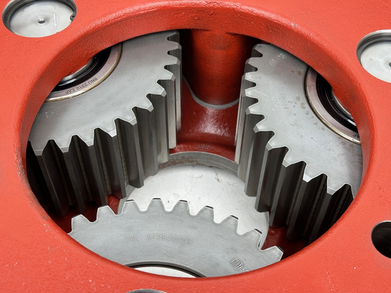 Final drive for Construction machinery Liebherr Abtriebsglocke ID-Nr.90006899 mit Planetenrad ID-Nr.944428403. Typ:FAT500F522-FAT500F528-FAT500F529-FAT500F559. Typ:PR73605LGP,PR73605XL,PR7363AL,PR7364FLGP,PR736LGP,PR736XL. #90006899.31.07#: picture 8 Final drive for Construction machinery Liebherr Abtriebsglocke ID-Nr.90006899 mit Planetenrad ID-Nr.944428403. Typ:FAT500F522-FAT500F528-FAT500F529-FAT500F559. Typ:PR73605LGP,PR73605XL,PR7363AL,PR7364FLGP,PR736LGP,PR736XL. #90006899.31.07#: picture 8