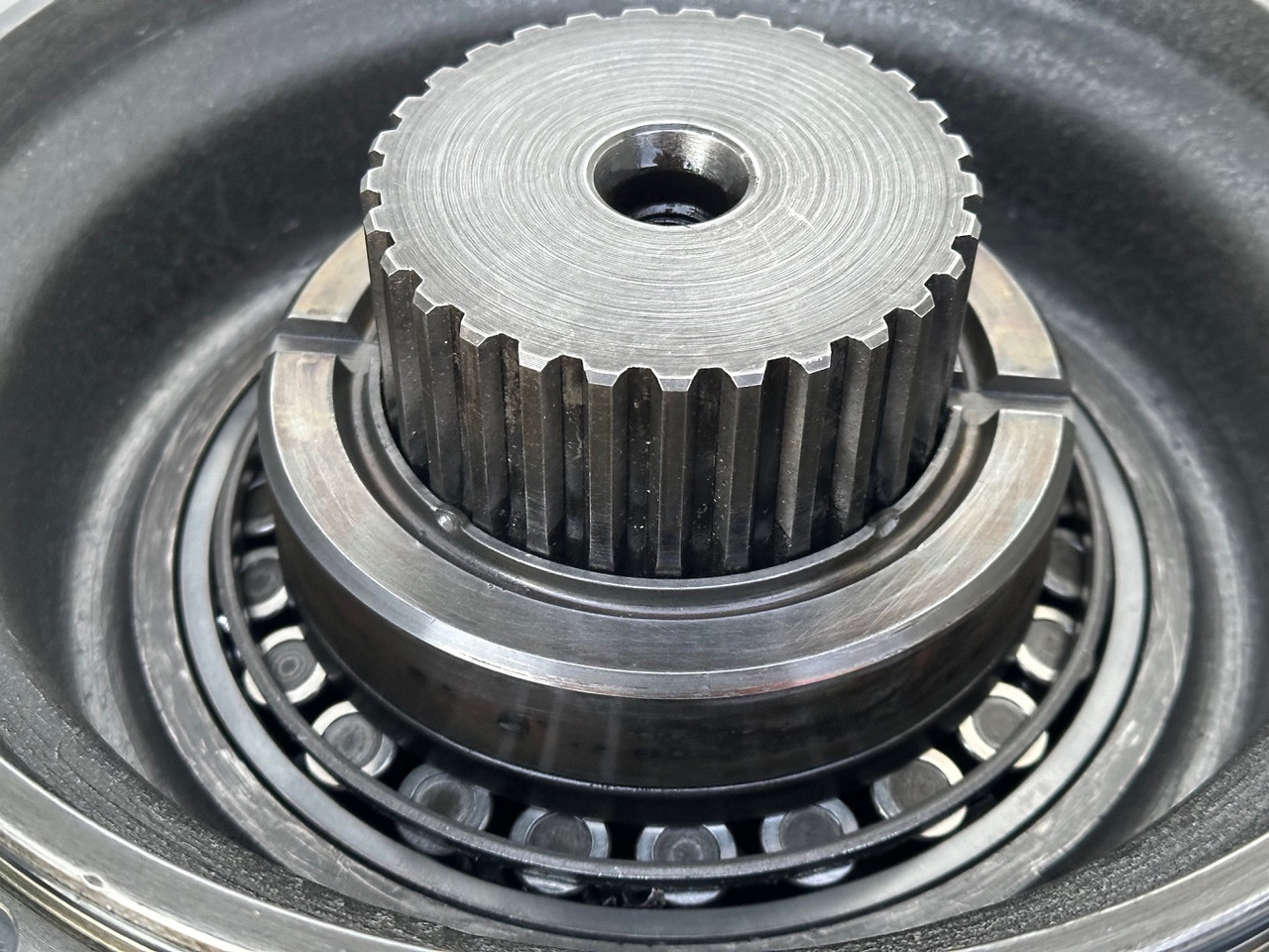 Swing motor for Excavator Liebherr Abtriebswellengehäuse ID-Nr.90018934 mit Abtriebswelle ID-Nr.90204999. SAT275/260 - SAT275/261 - SAT275/266 - SAT275/289.  #1744.1806#: picture 13 Swing motor for Excavator Liebherr Abtriebswellengehäuse ID-Nr.90018934 mit Abtriebswelle ID-Nr.90204999. SAT275/260 - SAT275/261 - SAT275/266 - SAT275/289.  #1744.1806#: picture 13