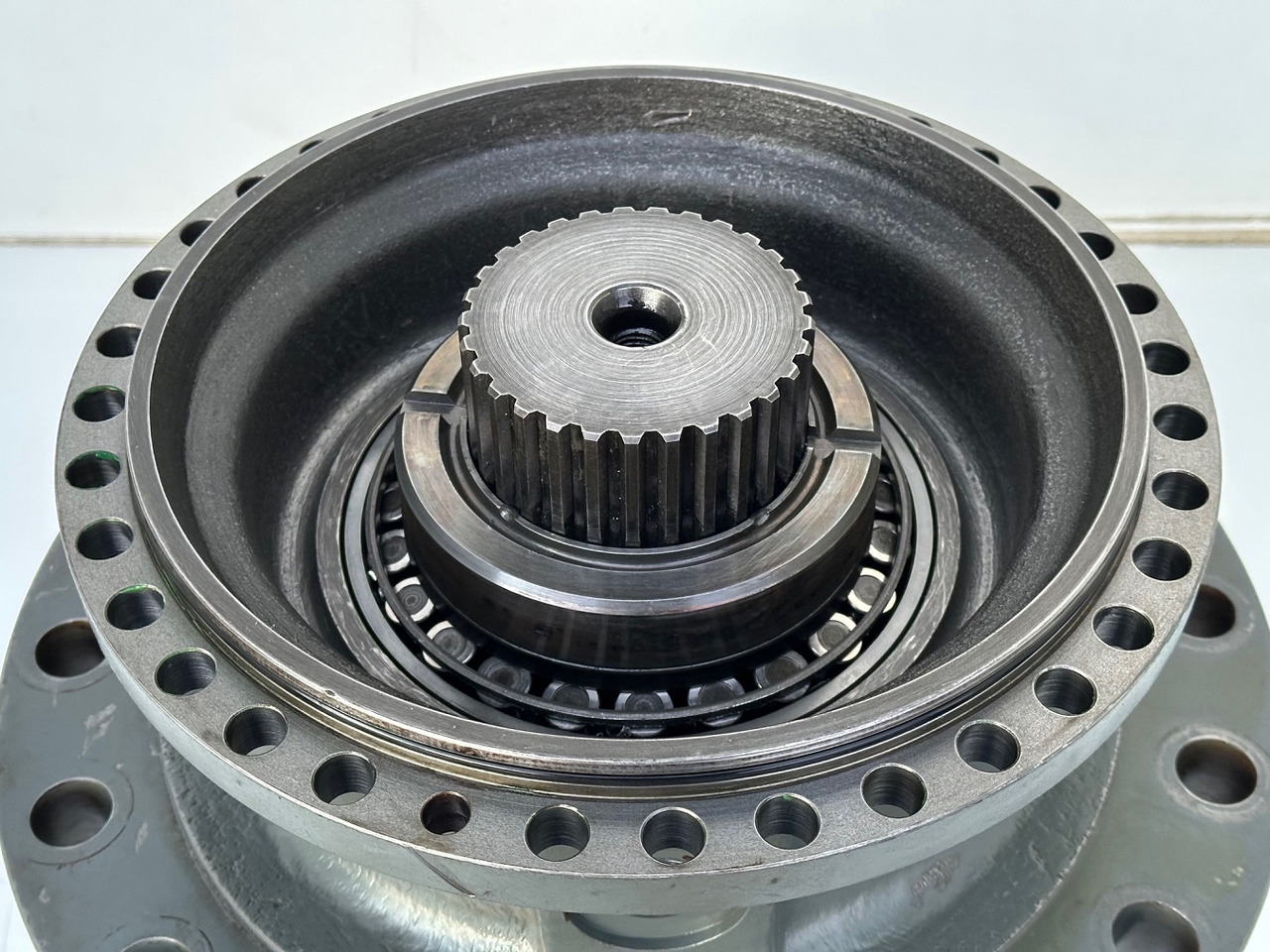 Swing motor for Excavator Liebherr Abtriebswellengehäuse ID-Nr.90018934 mit Abtriebswelle ID-Nr.90204999. SAT275/260 - SAT275/261 - SAT275/266 - SAT275/289.  #1744.1806#: picture 12 Swing motor for Excavator Liebherr Abtriebswellengehäuse ID-Nr.90018934 mit Abtriebswelle ID-Nr.90204999. SAT275/260 - SAT275/261 - SAT275/266 - SAT275/289.  #1744.1806#: picture 12