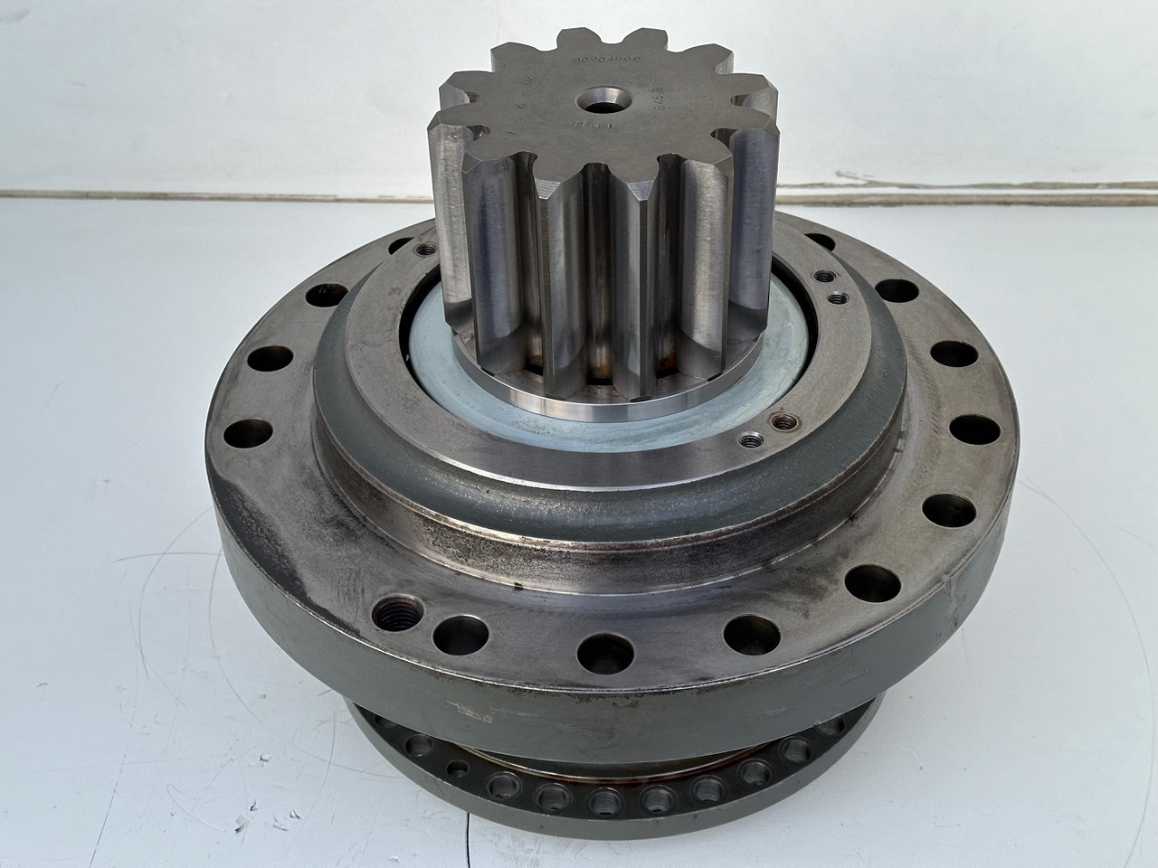 Swing motor for Excavator Liebherr Abtriebswellengehäuse ID-Nr.90018934 mit Abtriebswelle ID-Nr.90204999. SAT275/260 - SAT275/261 - SAT275/266 - SAT275/289.  #1744.1806#: picture 6 Swing motor for Excavator Liebherr Abtriebswellengehäuse ID-Nr.90018934 mit Abtriebswelle ID-Nr.90204999. SAT275/260 - SAT275/261 - SAT275/266 - SAT275/289.  #1744.1806#: picture 6