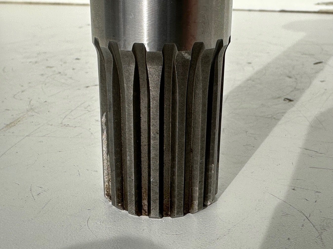 Final drive for Construction machinery Liebherr Antriebswelle ID-Nr.969491901. FAT355P076. R906, R916, R922, R924, R926. #969491901.01#: picture 15 Final drive for Construction machinery Liebherr Antriebswelle ID-Nr.969491901. FAT355P076. R906, R916, R922, R924, R926. #969491901.01#: picture 15