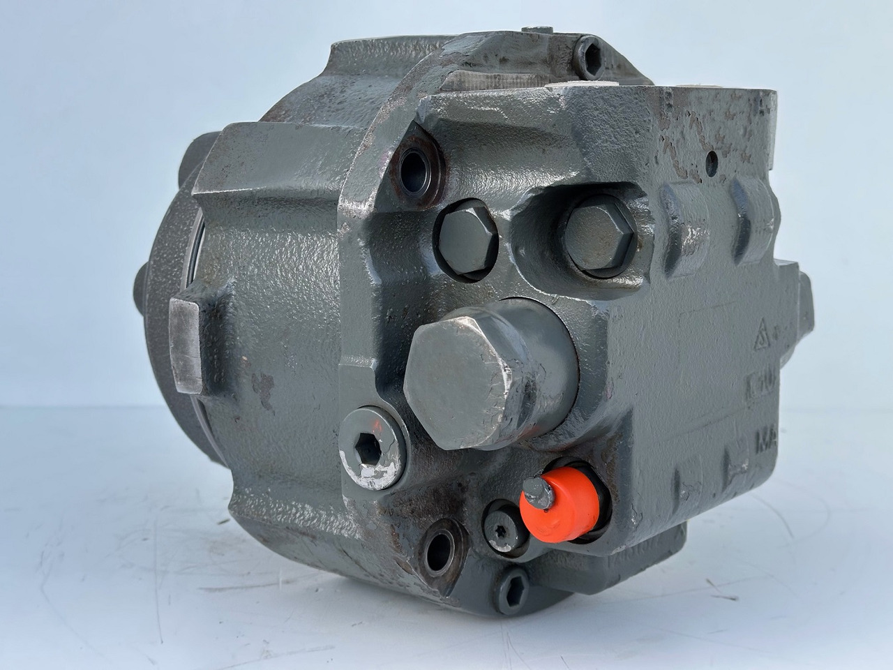 Liebherr Hydraulikeinbaumotor Typ:LH46VE 108. ID-Nr.11428178 . LOS926-1715,R926-1715,R928-1715,R930-1716,R934-1550,R936K-LC,R936K-NLC,R936K-SLC,R938. #11428178.0663# - Final drive for Construction machinery: picture 5 Liebherr Hydraulikeinbaumotor Typ:LH46VE 108. ID-Nr.11428178 . LOS926-1715,R926-1715,R928-1715,R930-1716,R934-1550,R936K-LC,R936K-NLC,R936K-SLC,R938. #11428178.0663# - Final drive for Construction machinery: picture 5