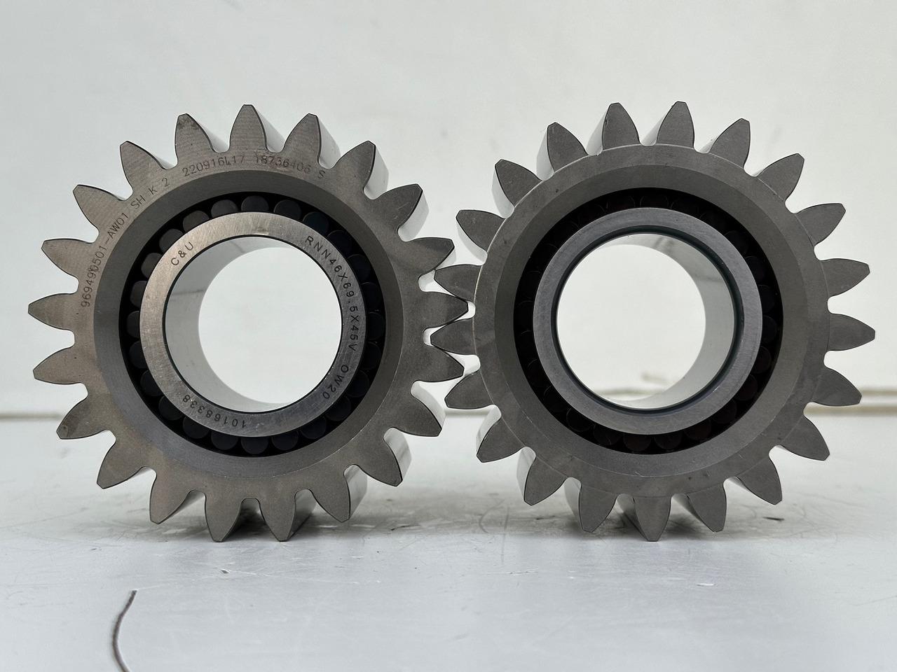 Liebherr Planetenrad mit Zylinderrollenlager ID-Nr.969490401-ID-Nr.10168338. FAT355P076-FAT355P077-FAT355P120. LH26,LH30C,LH40C,ER934,LO1916,LO1926,LOS916,LOS926,R906,R906 PROTO,R916,R920,R922,R924,R - Final drive for Crawler excavator: picture 2 Liebherr Planetenrad mit Zylinderrollenlager ID-Nr.969490401-ID-Nr.10168338. FAT355P076-FAT355P077-FAT355P120. LH26,LH30C,LH40C,ER934,LO1916,LO1926,LOS916,LOS926,R906,R906 PROTO,R916,R920,R922,R924,R - Final drive for Crawler excavator: picture 2