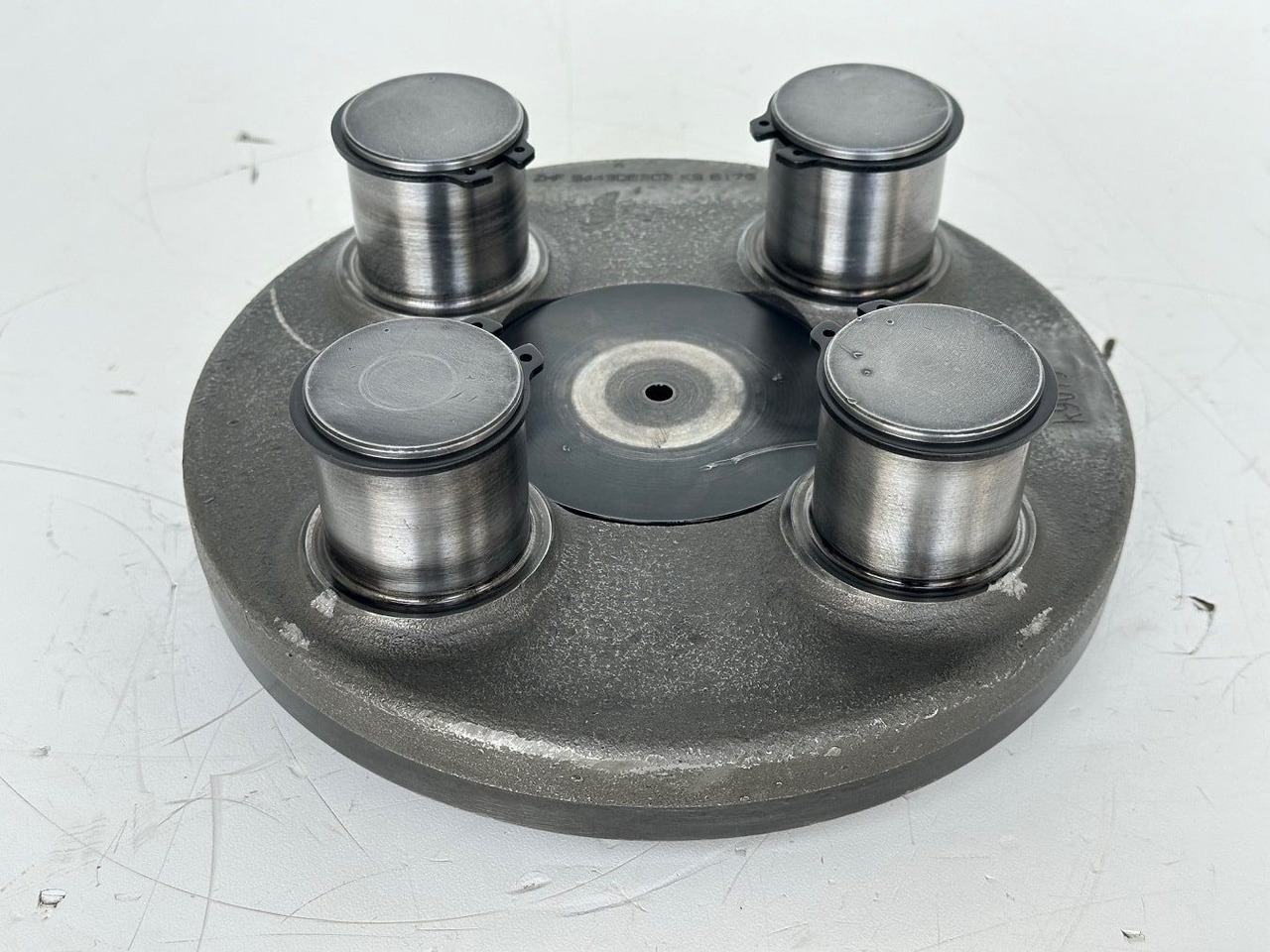 Liebherr Planetenträger ID-Nr.944306303 - ID-Nr.9443063. A924, A934, LH30, LH35, R906, R916, R922, R924, R926, R932, R934, R944. #k9079# - Gearbox for Construction machinery: picture 2 Liebherr Planetenträger ID-Nr.944306303 - ID-Nr.9443063. A924, A934, LH30, LH35, R906, R916, R922, R924, R926, R932, R934, R944. #k9079# - Gearbox for Construction machinery: picture 2